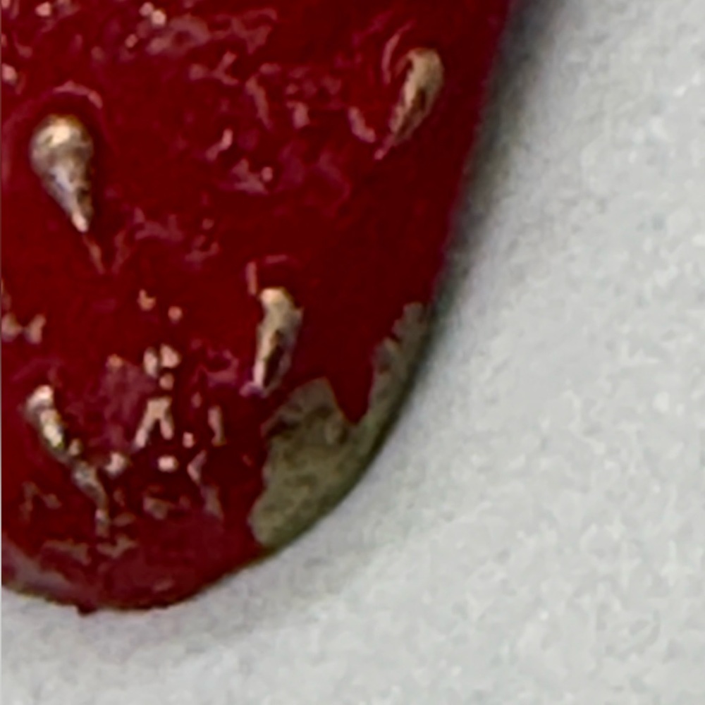Vintage Strawberry Brooch Red Painted Gold Tone Fruit Pin - Picture 2 of 5